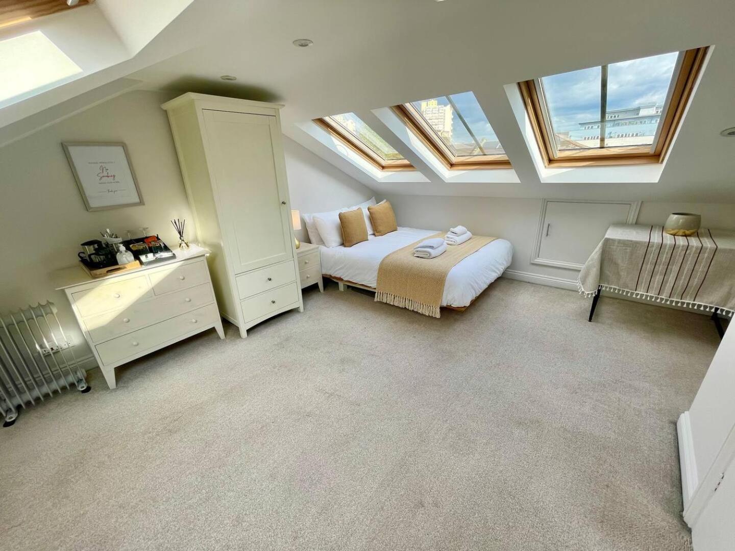 Bright Quiet Loft Room Ensuite Serene Clapham Area 런던 외부 사진